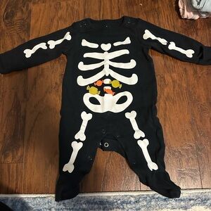 Carter’s Just One You - Infant Skeleton Black Footed Onesie with Hat - 0-3mo